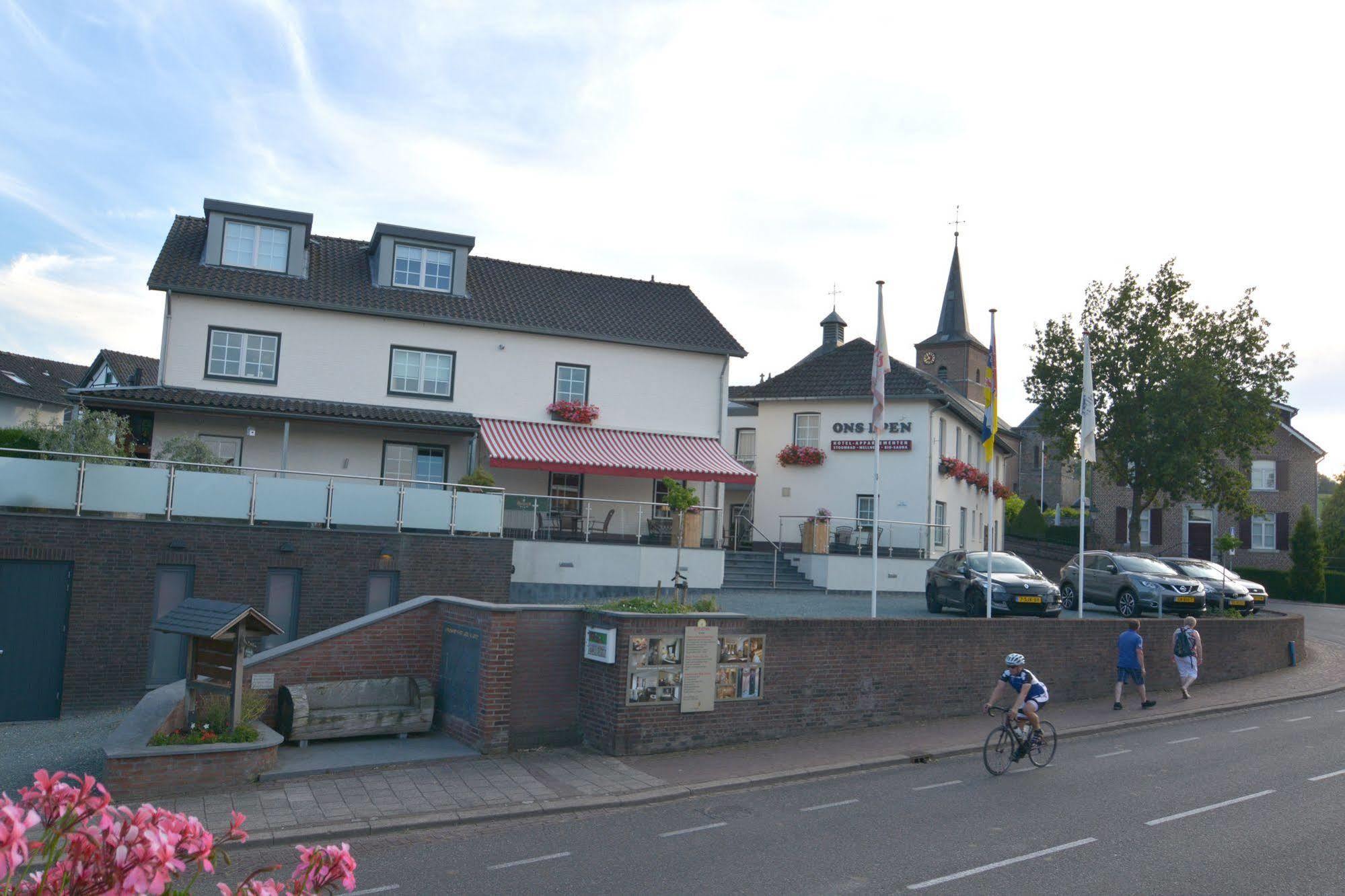 Aparthotel Ons Epen Exterior photo